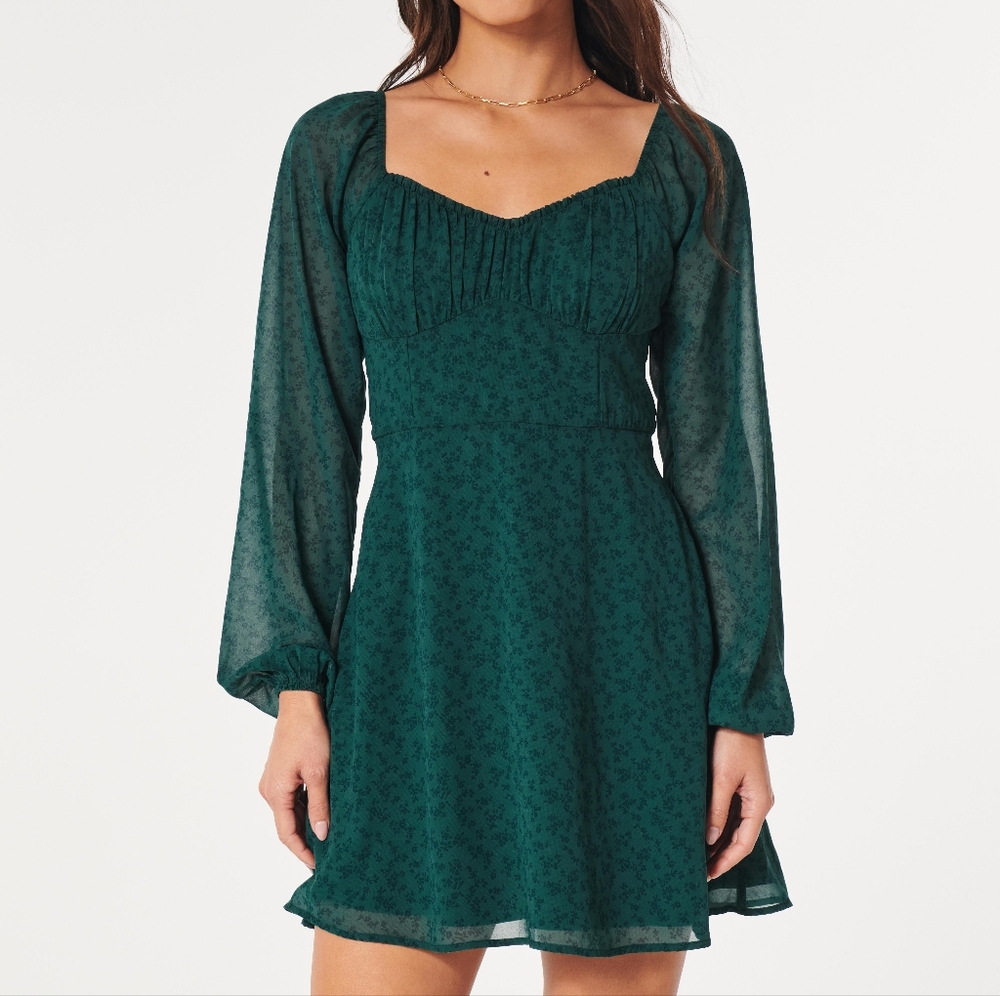 Size L Hollister Ruched Sweetheart Dress